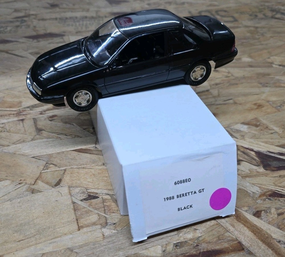 ERTL / AMT 1988 Chevrolet Beretta GT Dealer Promo Model #6088EO (Black)