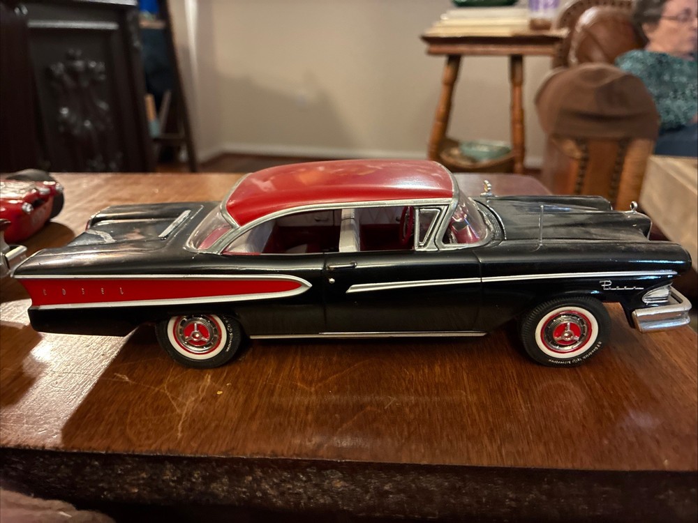 Vintage 1958? Edsel Pacer, 2-Door Built Plastic Model. 1/24