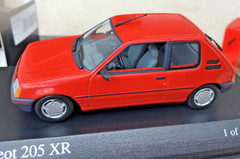1/43 MINICHAMPS MIN 400112370 Peugeot 205 Xr 1988 , red, mint,++ !