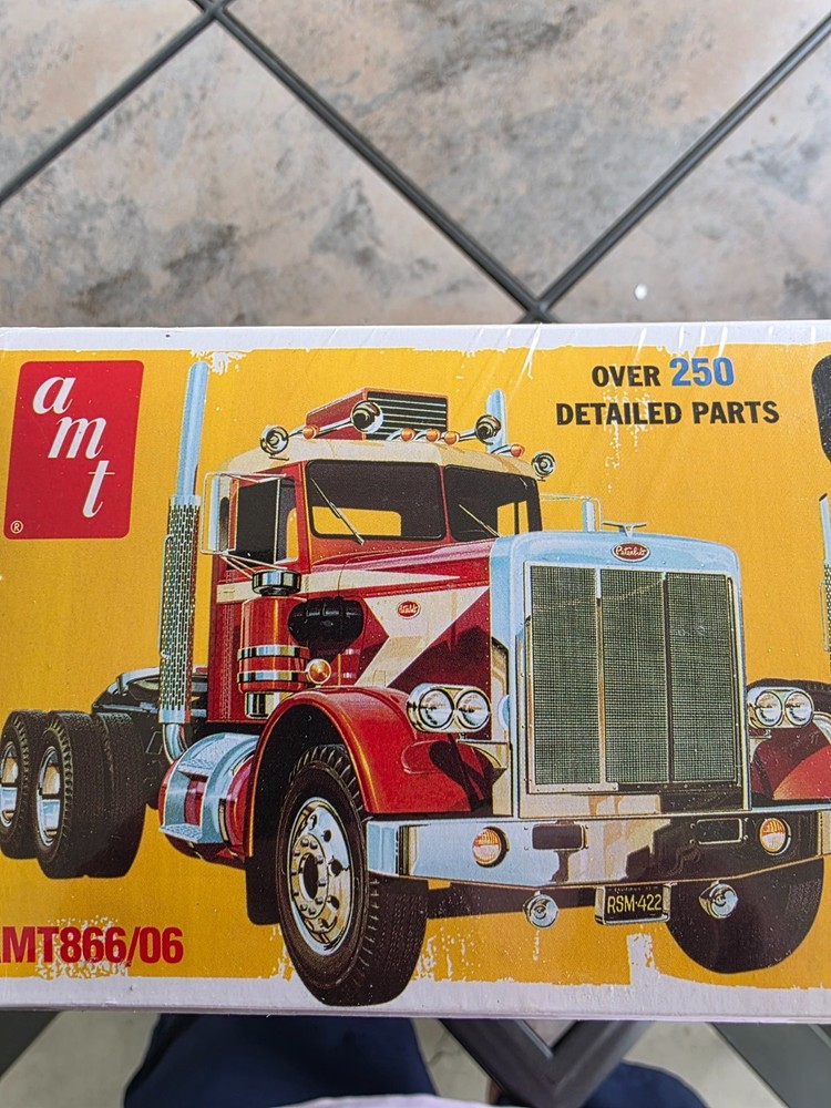 AMT Peterbilt California Hauler 359 1/25 Plastic Truck Model Kit Retro AMT866/06