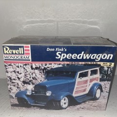 MONOGRAM 1:25 SCALE ” DAN FINK’S THE SPEEDWAGEN ” NOSTALGIC WOODY WAGON 85-7606