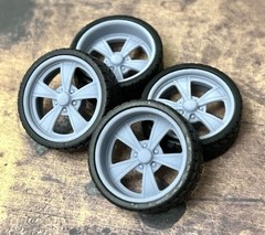 1/24 Scale: 24-Inch “Intro Vista” Wheels And Tires; Resin;1/25