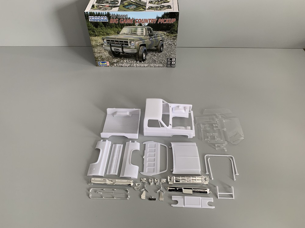 Revell 1/24 1978 GMC BIG GAME COUNTRY PICKUP BODY AND PARTS/SLOT CAR/JUNKYARD