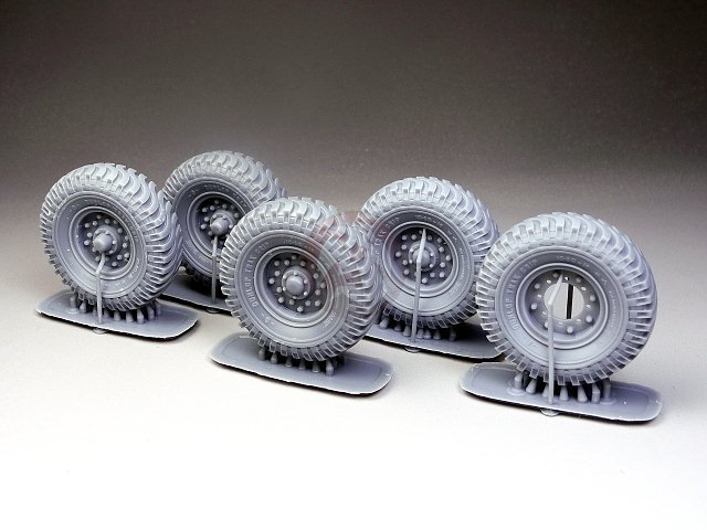 Rado 1/35 Road Wheels Morris Commercial C9/B w/Bofors (Dunlop)(Thunder) RDM35S15