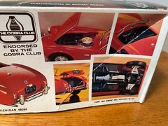 AMT Modern Classic Cobra Roadster 1:25 Scale Skill Level-2 Open Box but Complete