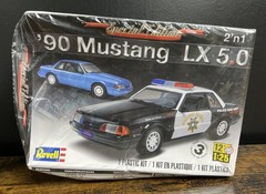 Revell Special Edition ’90 Mustang LX 5.0 1:25 Model Kit 85-4252 Cop Car NIB