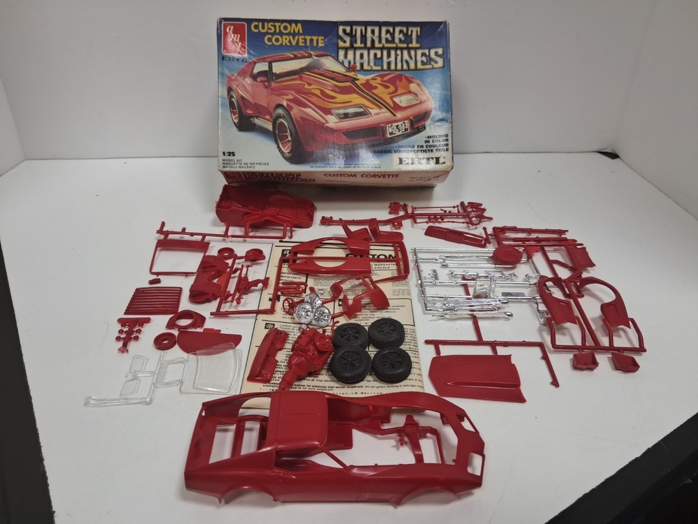 AMT 1/25 – STREET MACHINES CUSTOM CORVETTE – Model Kit – 6538 – In Box