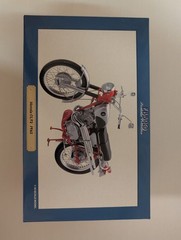EBBRO 1/10 Honda CL72 Scrambler Red/Silver Finished