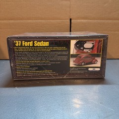 Motorworks By Revell ’37 Ford Sedan Kit #85-0809 1:24 Factory Sealed