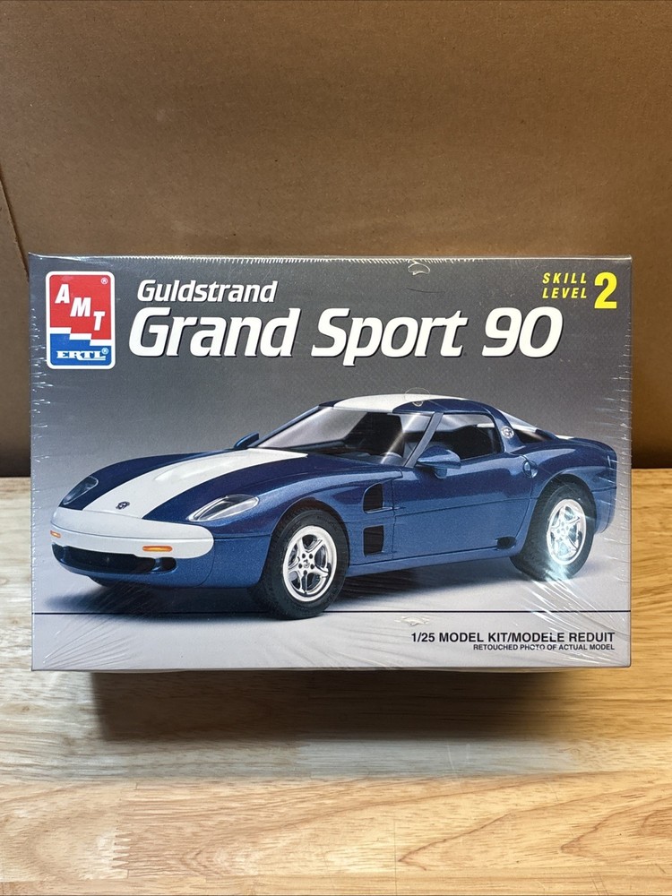 VTG. 1994 AMT ERTL 1:25 SCALE ” GULDSTRAND GRAND SPORT 90 ” MODEL KIT # 6461