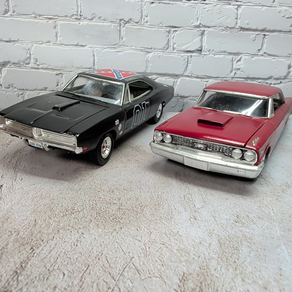 Lot 2 Built 1963 Ford Galaxie & Black Lee Charger Model Cars 1/25