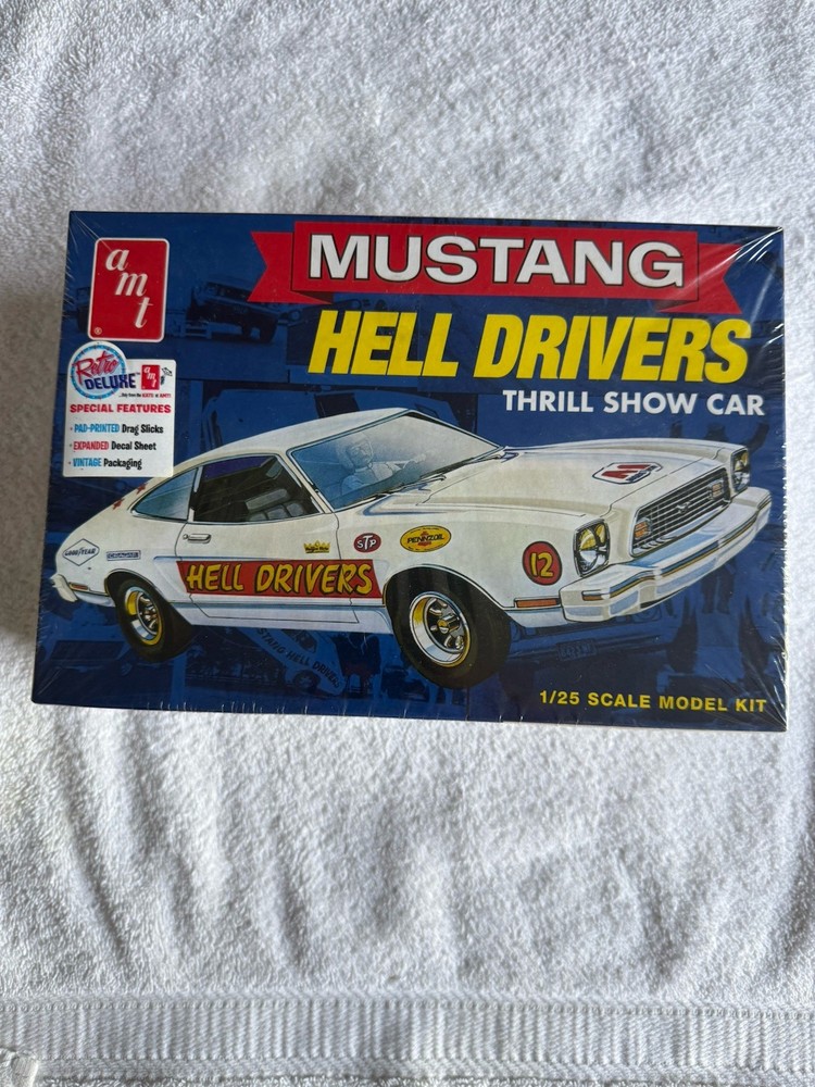 AMT/1475 1977 FORD MUSTANG HELL DRIVERS 3 IN 1 KIT FREE SHIPPING