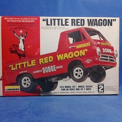 🌟 Engine Cover Little Red Wagon 1:25 Scale 1000s Model Car Parts 4 Sale