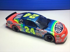 BUILT MODEL CAR Chevy Monte Carlo #24 Jeff Gordon DUPONT NASCAR JUNKYARD