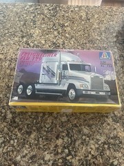 Italeri Freightliner FLD 120 Conventional Truck PARTS/INCOMPLETE KIT