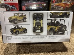 Revell Jeep Wrangler Rubicon Plastic Model Kit 1:25 Scale 85-4501