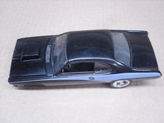 1971 PLYMOUTH HEMI DUSTER 1/25 scale model car kit…nice-needs a little help