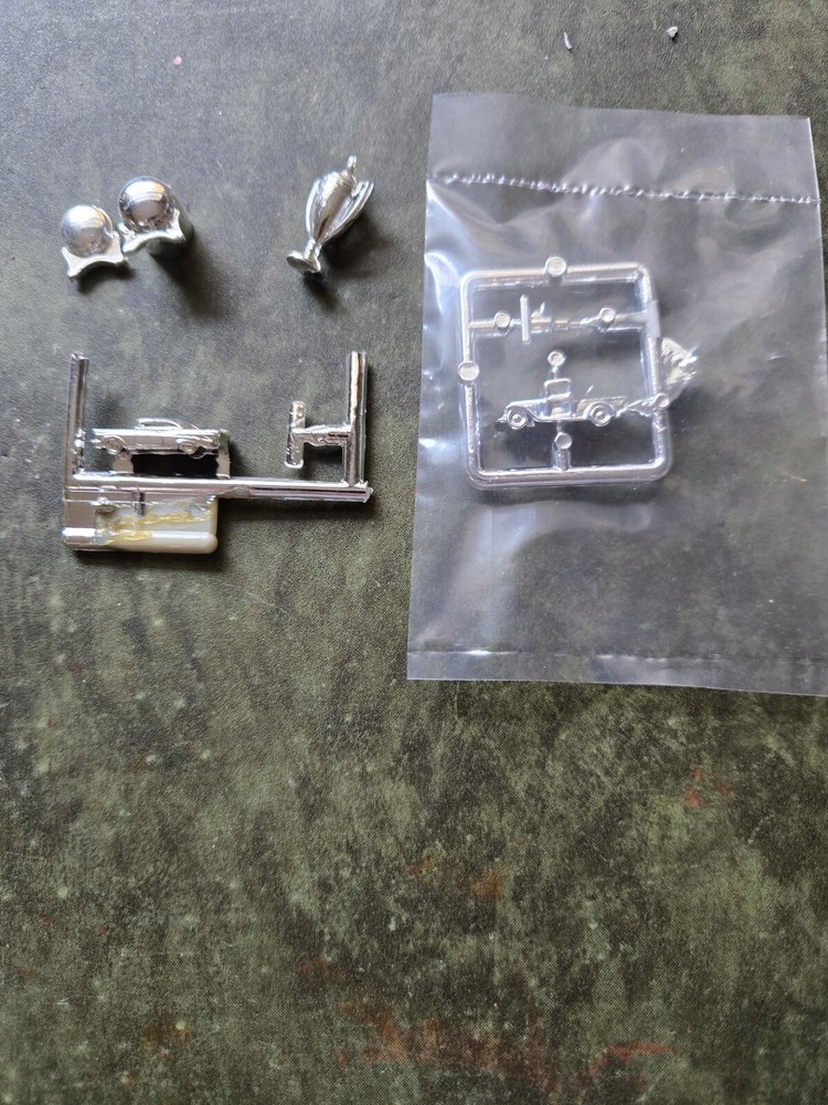 1:25 scale model trophies , fuel / water tank M93