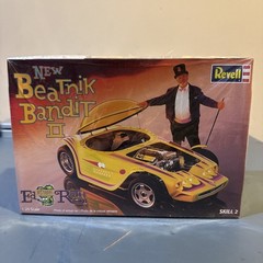 REVELL THE BEATNIK BANDIT II ED BIG DADDY ROTH 85-7618 Factory Sealed Parts