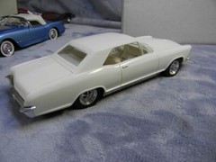 1/24 1965 AMT ORIGINAL ISSUE BUICK RIVIERA HARDTOP ANNUAL WHITE MODEL- BUILT