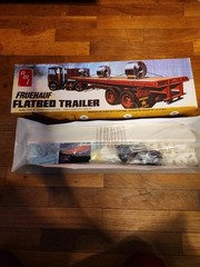 AMT Fruehauf Flatbed Trailer 1:25 Plastic Model Kit Unassembled read description