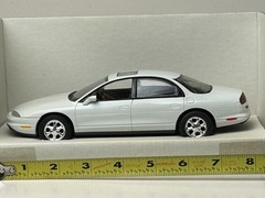 Brookfield 1:24 Scale 1997 Oldsmobile Aurora Promo Car with Box, White