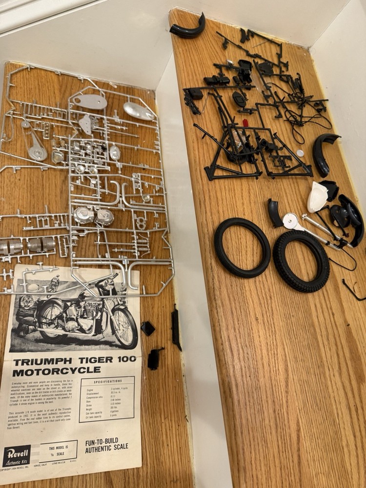 Revell Triumph 100 motorcycle model kit 1/8 scale H-1231 for parts asis