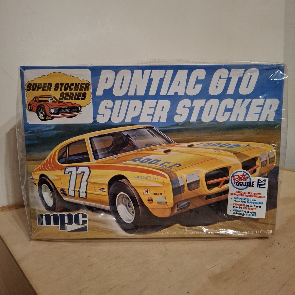 MPC Pontiac GTO Super Stocker Plastic Model Kit 1:25 Partially Together