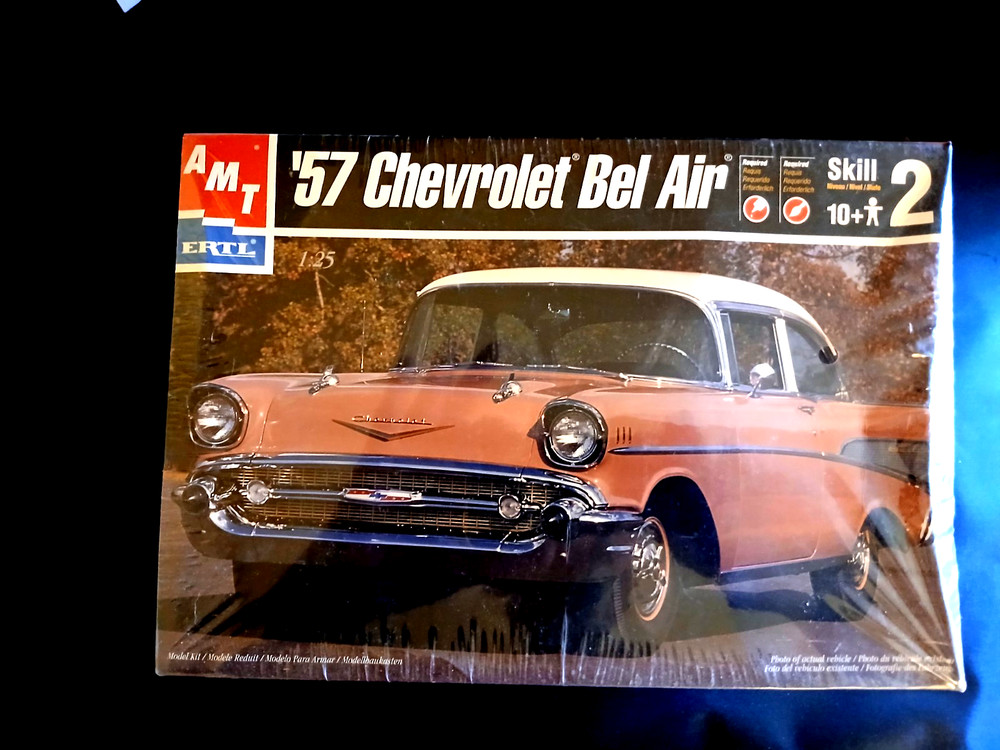 Model Kit 1957 Chevrolet Bel Air AMT 1:25 Large Box