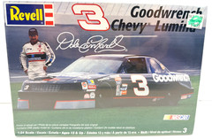 Revell 1:24 Scale Dale Earnhardt ’05 Goodwrench Monte Carlo Sealed Model Kit