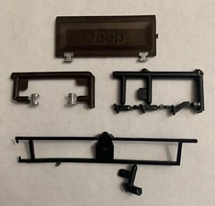 1/16 Jeep Golden Hawk TAILGATE/RELATED PARTS see photos 272 1637 Model Car Parts
