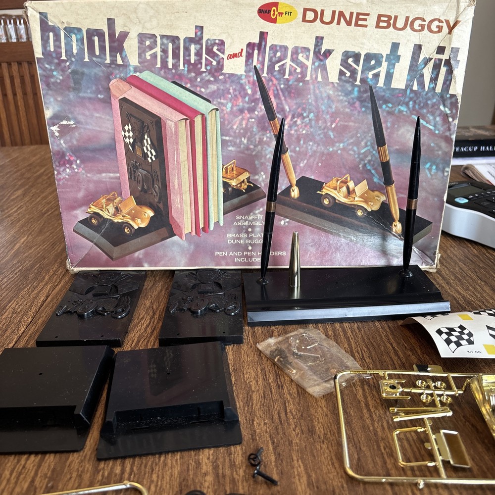 Lindberg Model Snap Fit Dune Buggy Book Ends & Desk Set Read Description