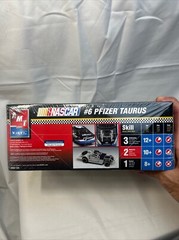 #6 Pfizer Taurus AMT 1:25th scale Ford Taurus model kit NRFB SEALED PERFECT