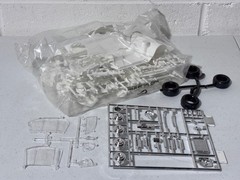 Revell 1/24 NASCAR 1996 Chevy Monte Carlo Stock Car Body in White Complete NEW