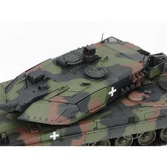 Tamiya 1/35 Leopard 2 A6 Tank Ukraine TAM25207 Plastic Models Armor/Military