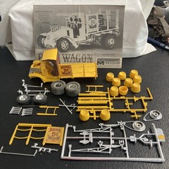1967 Monogram #6736 Beer Wagon Bulldog Mack Suds Hauler 1:24 Model Kit