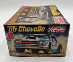 Vintage AMT 1965 Chevy Chevelle Modified Stocker 1/25 Scale Plastic Model Kit
