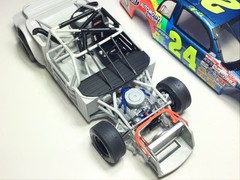 BUILT MODEL CAR Chevy Monte Carlo #24 Jeff Gordon DUPONT NASCAR JUNKYARD