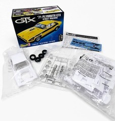 Revell 1/24 Plymouth GTX 14588 Street Machine Custom Build