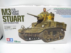 Tamiya 1/35 U.S. Light Tank M3 Stuart Late Production Plastic Model Kit 35360