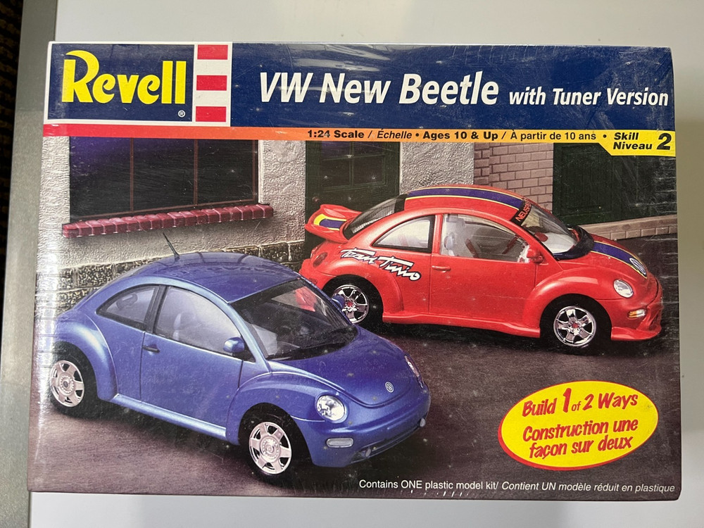 REVELL 1:24 Scale Model Kit VW VOLKSWAGEN NEW BEETLE with Tuner Version SEALED