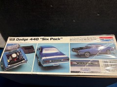 1/24 MONOGRAM 1969 DODGE 440 SIX PACK SUPER BEE BLUE MODEL CAR KIT OPEN READ UT