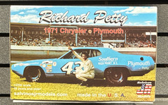 Salvino Jr Model Richard Petty | #43 1971 Chrysler Plymouth | 1:24 RPCP1971D