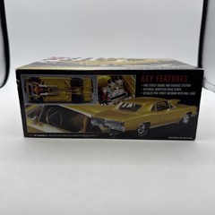 AMT 1/25 1967 Chevy Chevelle Pro Street Car Plastic Model Car Kit