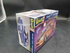 Revell 1:25 Honda Civic Hatchback Tuner Series 2’n1 Model Kit 85-2389 Dented Box