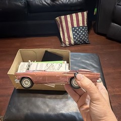 AMT ’57 T-Bird 1:25 Ford Model Kit Pre-Built Painted Red/White Plastic