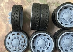 Resin 1/24 Scale: 32-inch “Oval Hole Alcoa”Semi Truck Wheels W/Low Profile Tires