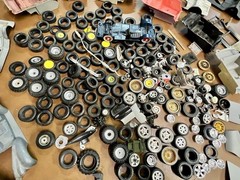VINTAGE JUNKYARD LOT MODEL CAR TIRES WHEELS RAT ROD CAR PARTS PROJECT REPAIR