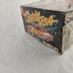 AMT Cruisin USA 1949 Mercury Coupe 1/25 Scale Plastic Model Kit