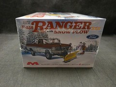 Moebius 1972 F-250 Ranger XLT w/Snow Plow 1:25 Scale Plastic Model Kit 2568